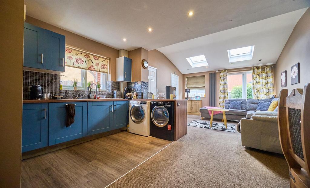 Cadle Close 1.jpg
