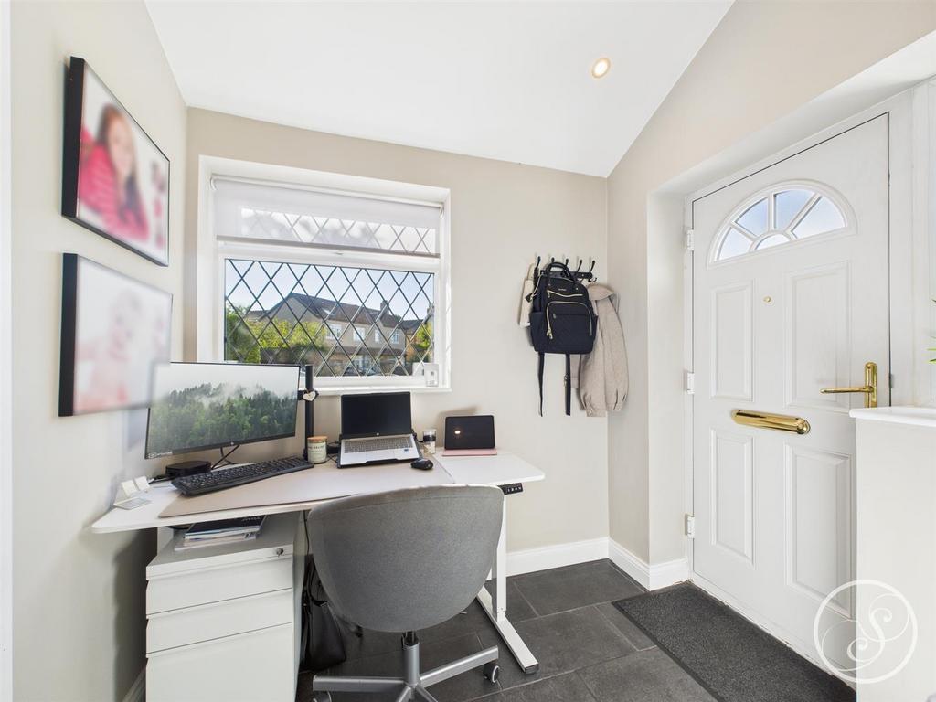 Office space/porch