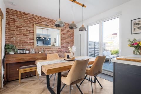 3 Barncliffe Road, Sheffield, S10 4DF
