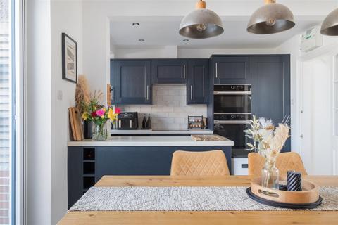 3 Barncliffe Road, Sheffield, S10 4DF