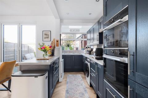 3 Barncliffe Road, Sheffield, S10 4DF