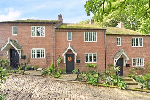 2 Foxlowe Mews, Leek, ST13 6DR