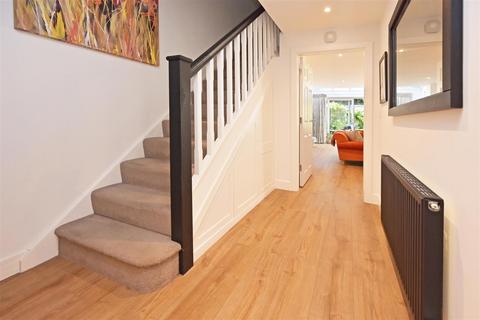 2 Foxlowe Mews, Leek, ST13 6DR
