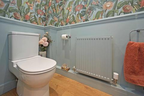 2 Foxlowe Mews, Leek, ST13 6DR