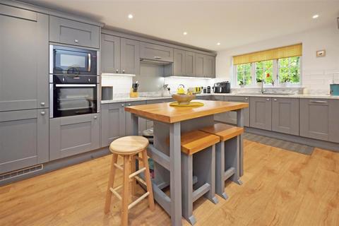 2 Foxlowe Mews, Leek, ST13 6DR