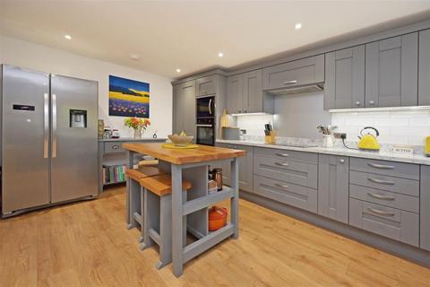 2 Foxlowe Mews, Leek, ST13 6DR