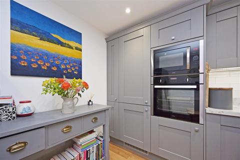 2 Foxlowe Mews, Leek, ST13 6DR