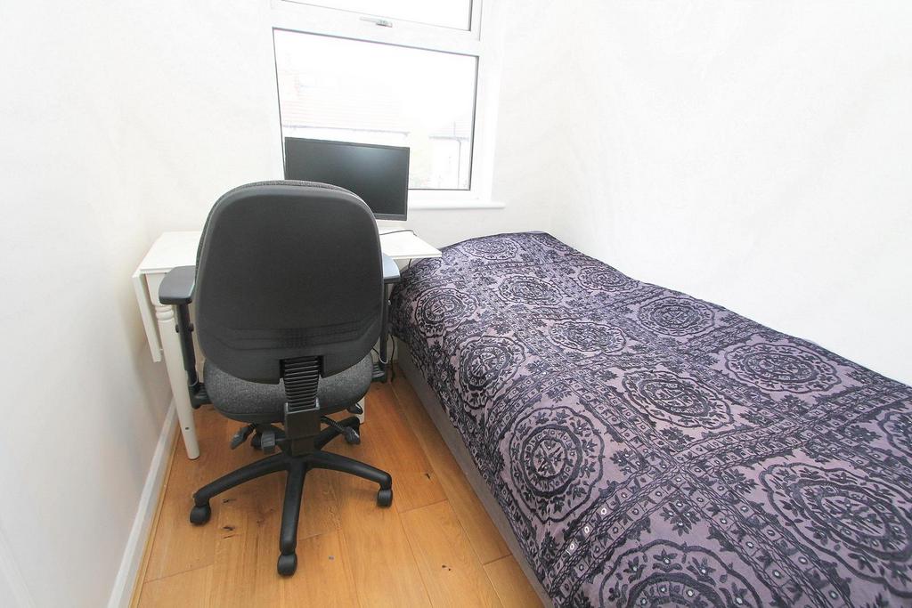 Bed 4.JPG