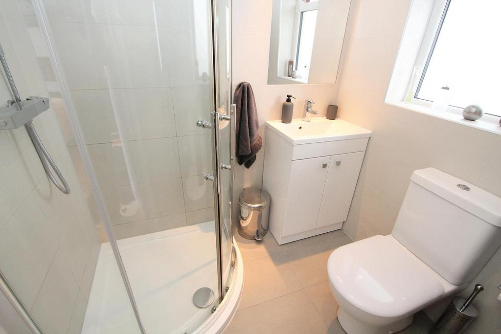 Ensuite.JPG