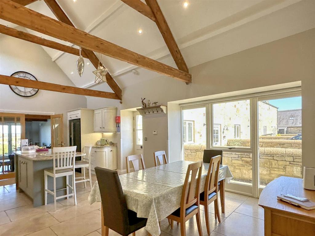 Kitchen diner