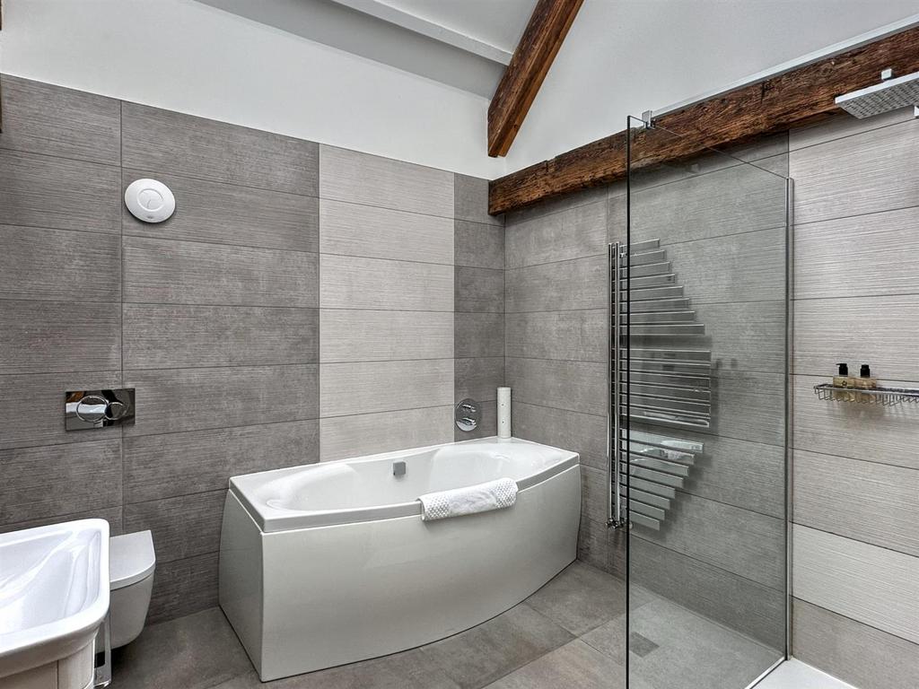 Family bathroom/w.c.