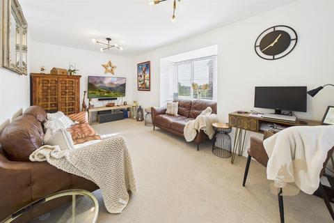 3 bedroom semi-detached house for sale, Jervises Croft, Bury St Edmunds IP30