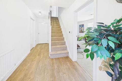3 bedroom semi-detached house for sale, Jervises Croft, Bury St Edmunds IP30