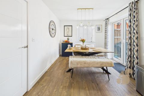 3 bedroom semi-detached house for sale, Jervises Croft, Bury St Edmunds IP30