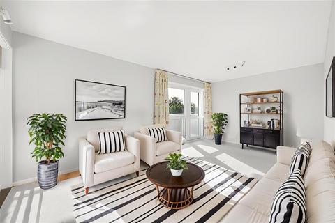 Basinghall Gardens, Sutton