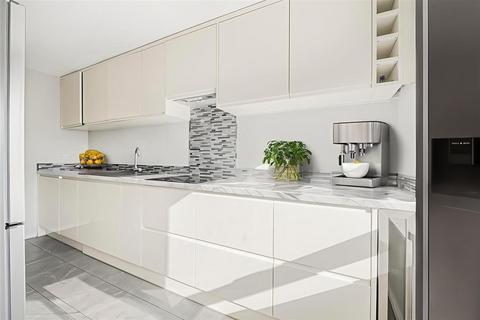 2 bedroom apartment for sale, Basinghall Gardens, Sutton
