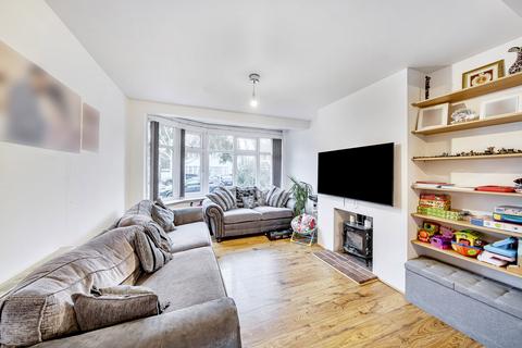 4 bedroom semi-detached house for sale, Felbridge Avenue, Stanmore, Middlesex