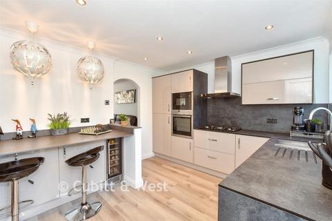 3 bedroom semi-detached house for sale, Walnut Tree Close, Hayling Island PO11