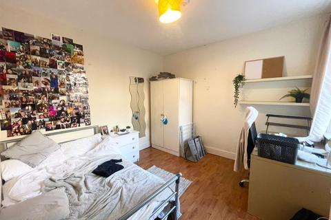 7 bedroom semi-detached house to rent, *£120pppw excluding bills* Bute Avenue, Lenton NG7 1QA - UON