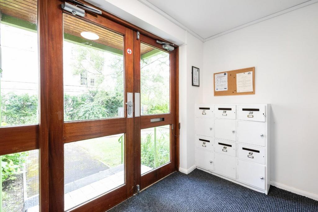 42 Pitman Court, Gloucester Road, Bath, BA1 8 BD (1