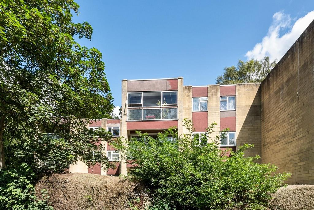 42 Pitman Court, Gloucester Road, Bath, BA1 8 BD (1
