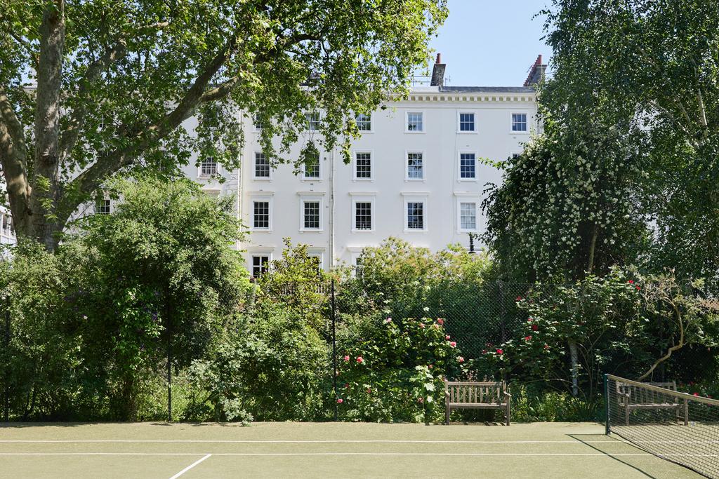 165404 - DGLA1063 Eccleston Sq.jpg