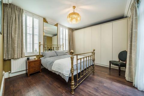 2 bedroom flat for sale, St. Georges Square, London SW1V