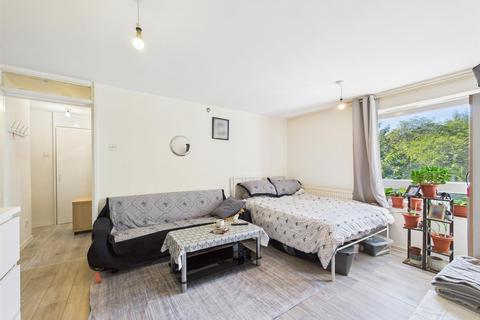 1 bedroom flat for sale, Kerswell Close, London