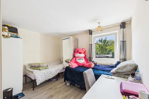 1 bedroom flat for sale, Kerswell Close, London