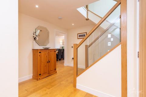 undefined, Swaylands Close, Ryde