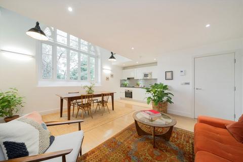 3 bedroom flat for sale, Eastway, London E9