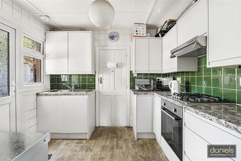 3 bedroom end of terrace house for sale, Herga Road, Harrow