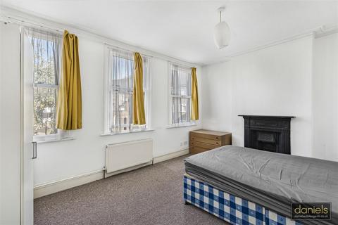 3 bedroom end of terrace house for sale, Herga Road, Harrow