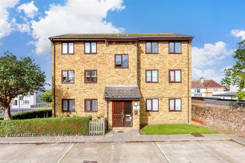2 bedroom flat for sale, North Court, Deal CT14