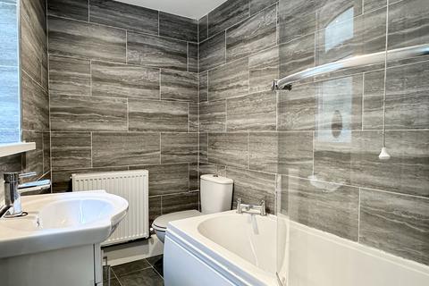 2 bedroom terraced house to rent, Pontyglasdwr Street, Swansea, SA1