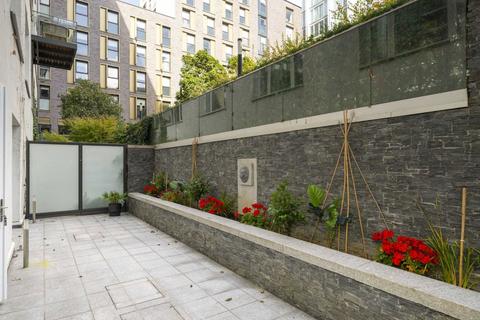 undefined, Leman Street, London E1