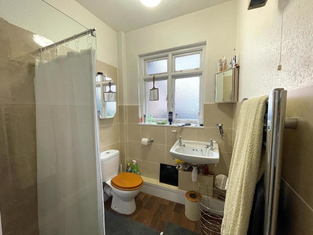 Shower Room.JPG