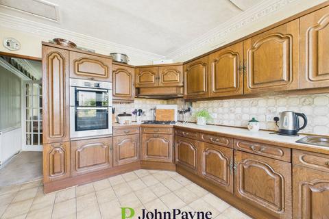 4 bedroom semi-detached house for sale, Pleydell Close, Willenhall, Coventry, CV3