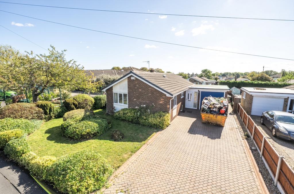 Highfield Road, Saxilby, Lincoln... 2 bed detached bungalow - £150,000