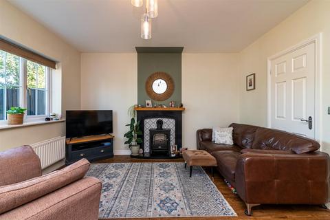 undefined, Blackthorn Close, Gedling NG4 4AU