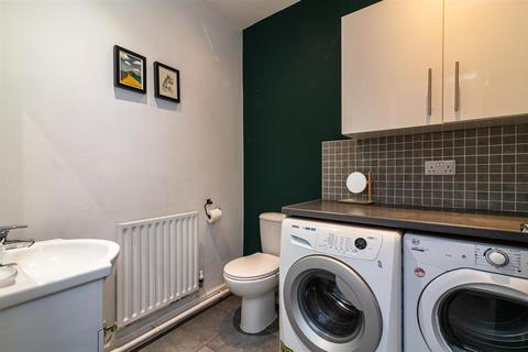 11 Blackthorn Close, Gedling, Nottingham, NG4 4AU