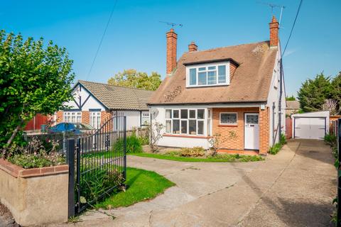 3 bedroom detached house for sale, London Road, Rayleigh SS6