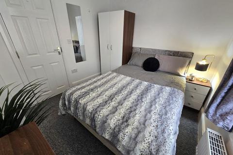 1 bedroom in a house share to rent, Ena Street,  Hull, HU3