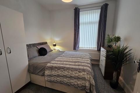 1 bedroom in a house share to rent, Ena Street,  Hull, HU3