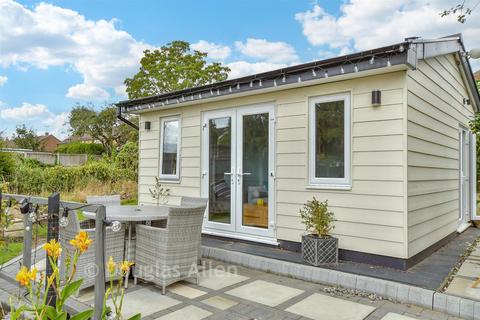 3 bedroom detached house for sale, Mill Road, Billericay, Essex