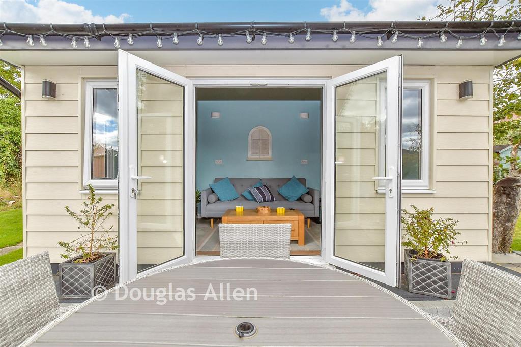External Lifestyle Photograph