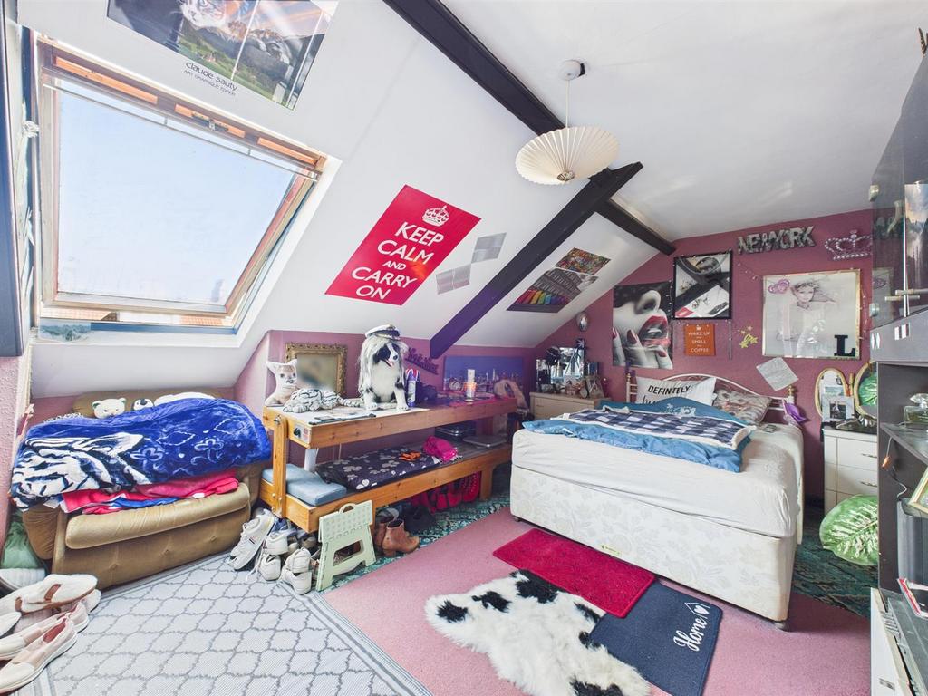 Bed 1.jpg