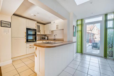 undefined, High Street, Box