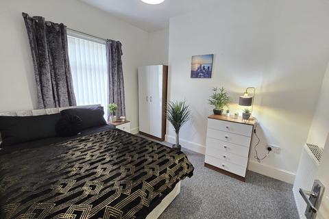 1 bedroom in a house share to rent, Ena Street,  Hull, HU3