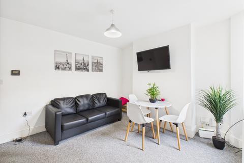 1 bedroom in a house share to rent, Ena Street,  Hull, HU3